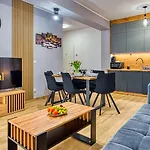 Ostoja Vip Z Sauna, Strefa Relaksu I Pokojem Zabaw By Royal Aparts