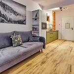 Ostoja Vip Z Sauna, Strefa Relaksu I Pokojem Zabaw By Royal Aparts