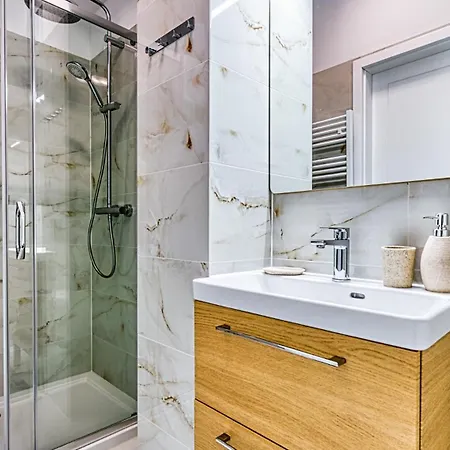 Ostoja Vip Ze Strefa Relaksu I Pokojem Zabaw By Royal Aparts *